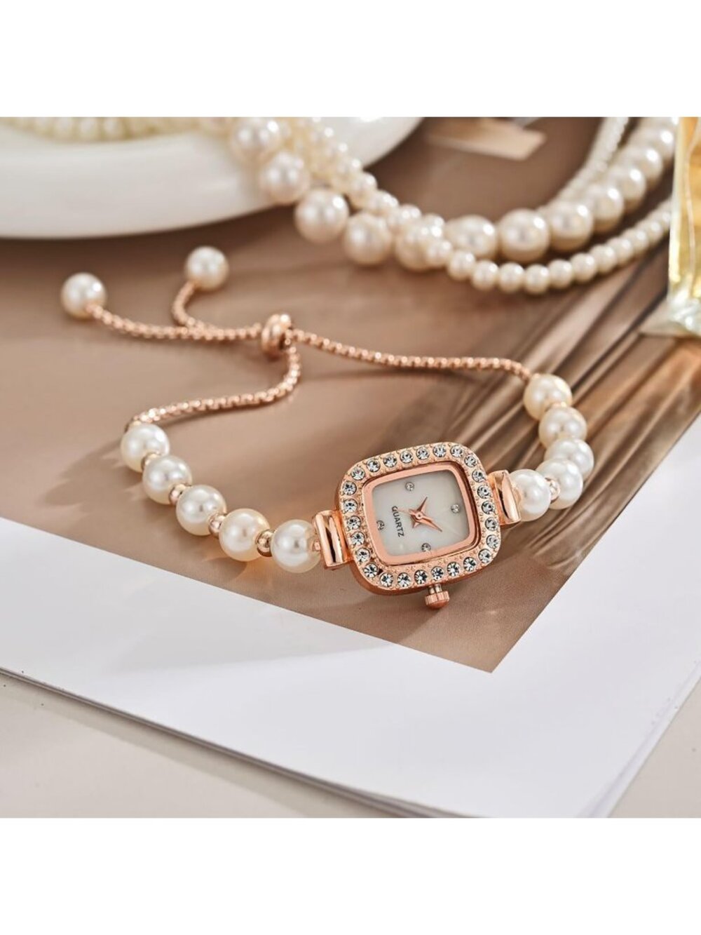 Women's Gold Simple Floral Bracelet Watch Diamond Quartz Light Fashion Watch - Picture 6 of 6